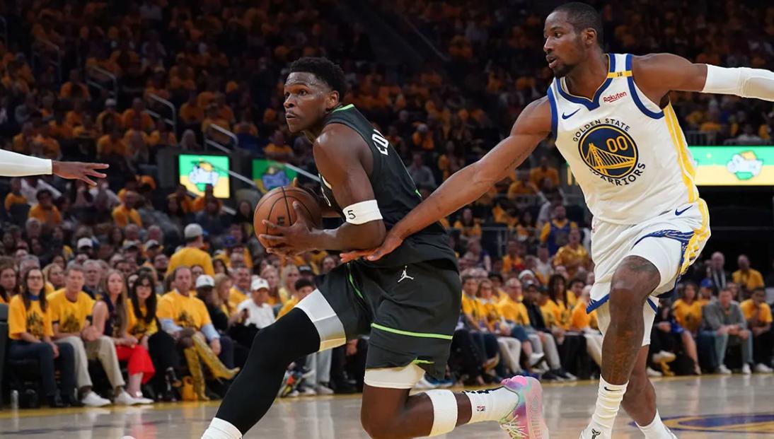 英雄联盟-包含今夜那不勒斯调整名单以备NBA季后赛，遗憾出局环节打磨，球迷炸锅，年轻球员得到机会的词条